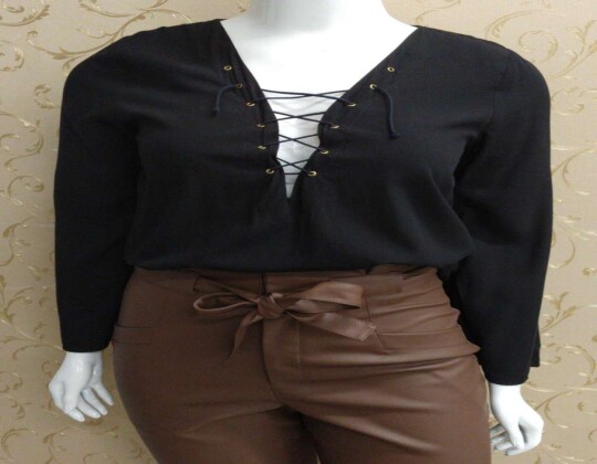 BLUSA MANGA LONGA DECOTE V TRANÇADA FIORELLA - Preto