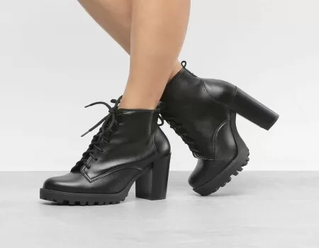 Bota coturno hot sale moleca preta