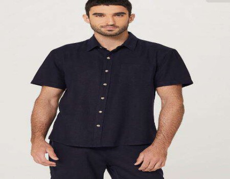 CAMISA MASCULINA COM BOTÕES EM LINHO HERING K48R - Marinho