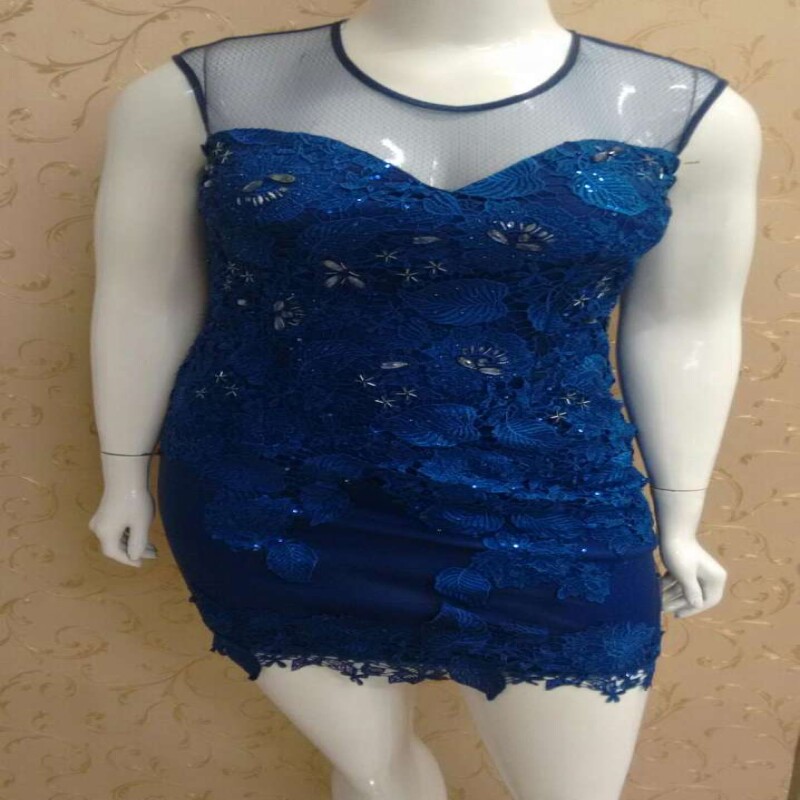 vestido azul de tule